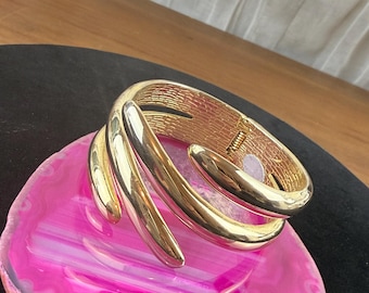 Vintage Gold Tone Modernist Croosover Cuff Bracelet Abstract Hinged Bangle Bold Statement Jewelry
