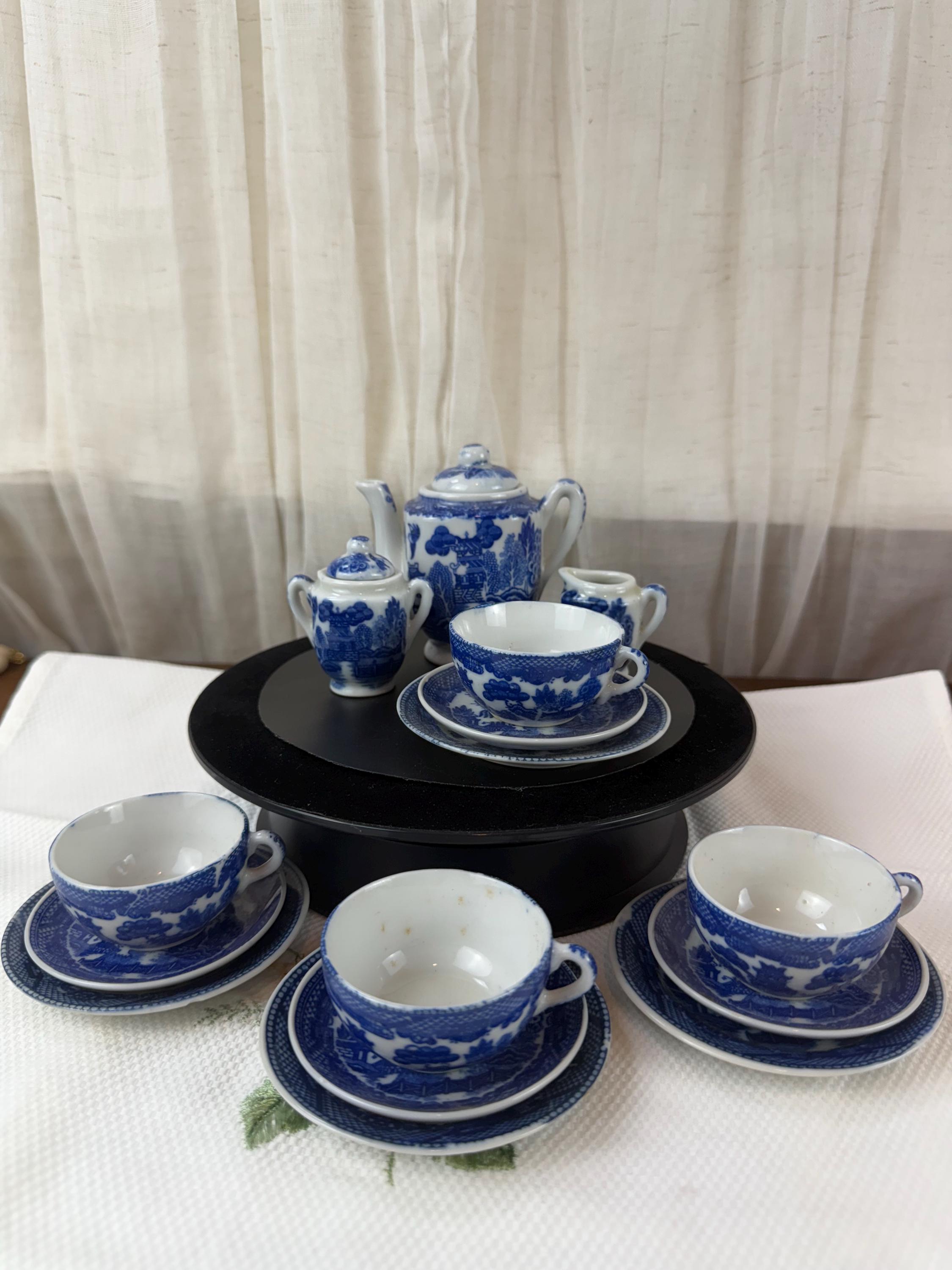 Vintage Grantcrest Japan Blue Willow Child's Tea Set – 1930s–1950s
