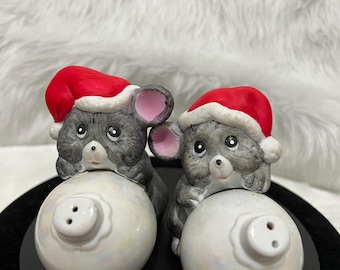 Vintage House Of Lloyd Christmas Around The Word Salt And Pepper Shakers