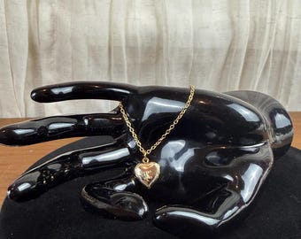Vintage Gold Tone Heart Locket Bracelet Petite Youth Dainty
