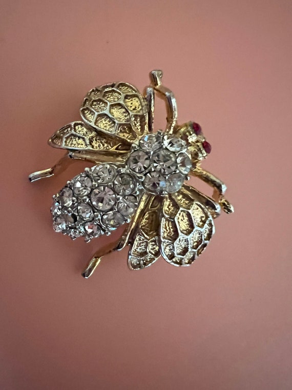 Vintage Gold Tone Rhinestones Bumblebee Brooch-Cry