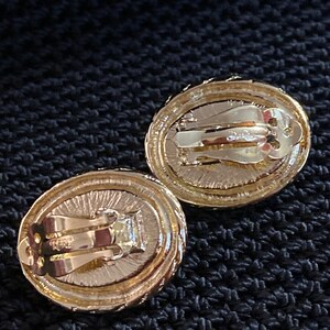 Vintage Trifari Faux Pearl And Gold Tone Clío On Earring image 7