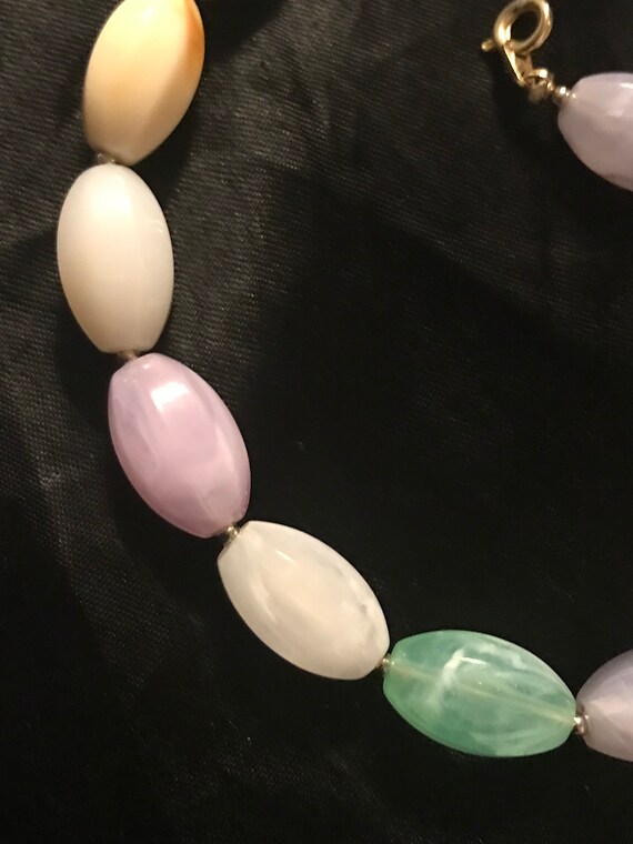 Vintage Swirl Pastel Lucite Beads Mod Necklace-Sp… - image 5