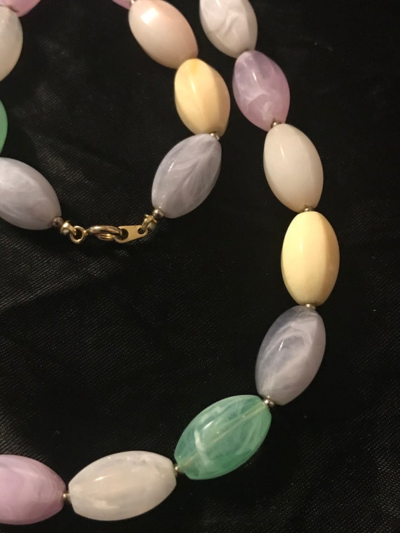 Vintage Swirl Pastel Lucite Beads Mod Necklace-Sp… - image 7