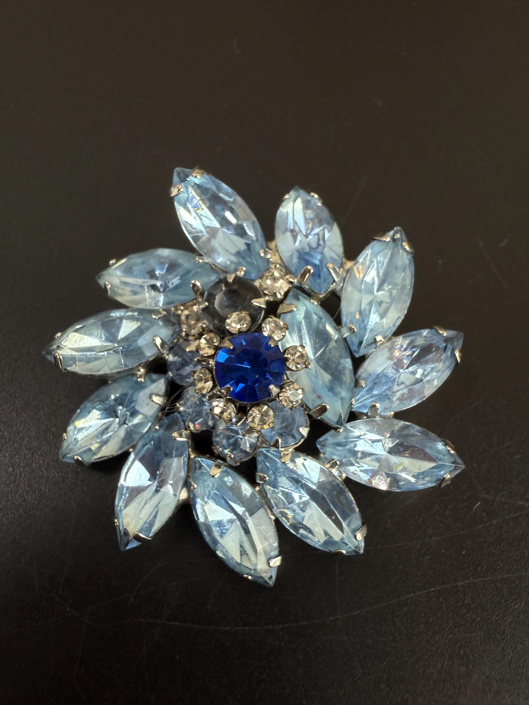 Vintage Juliana Delizza & Elster Blue Rhinestone Flower Brooch
