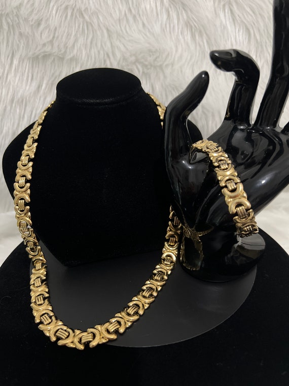 Avon Gold Tone Smooth Shiny Links Necklace Bracele