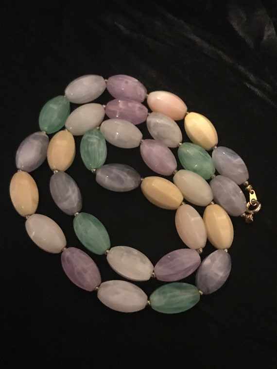Vintage Swirl Pastel Lucite Beads Mod Necklace-Sp… - image 9