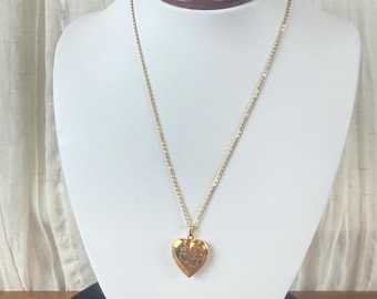 Vintage Heart Locket Necklace Gold Tone Photo Locket Romantic Jewelry