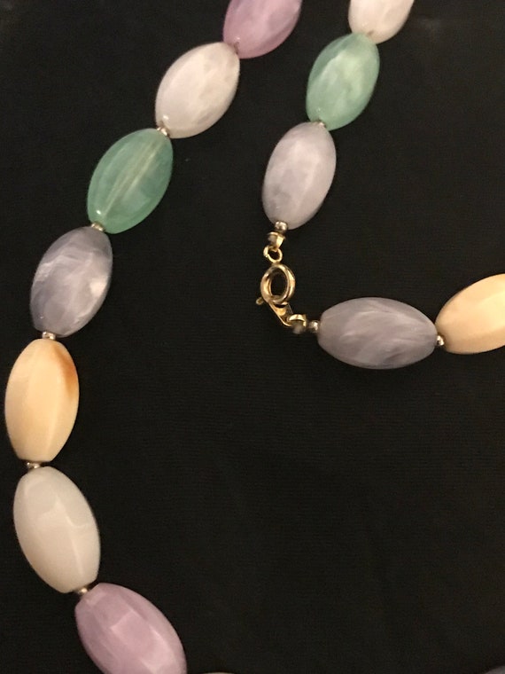 Vintage Swirl Pastel Lucite Beads Mod Necklace-Sp… - image 4