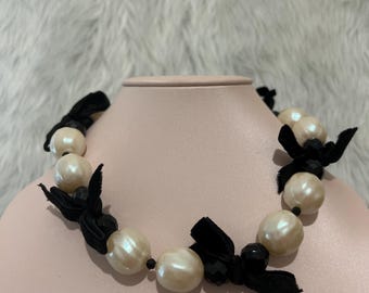 Cadoro Chunky Faux Faux pearl Black Beads And Ribbons Choker Necklace