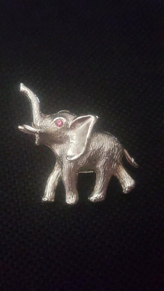 Vintage Silver Tone Textured Finish Elephant, Pink
