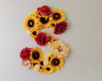 Sunflower wall name Custom floral letter Flower name newborn, Floral entry baby Family name flower Nursery shower Sunflower red rose