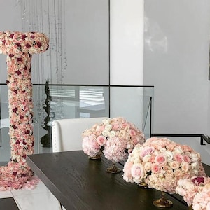 Letras de casamento autônomas com letras de flores gigantes, decoração floral de verão, letras de casamento boho, placa de chá de panela