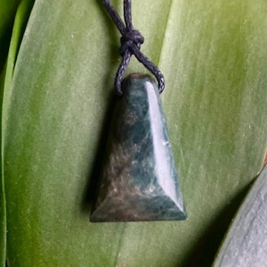 Natural Guatemalan JADE Mexican design pendant/necklace