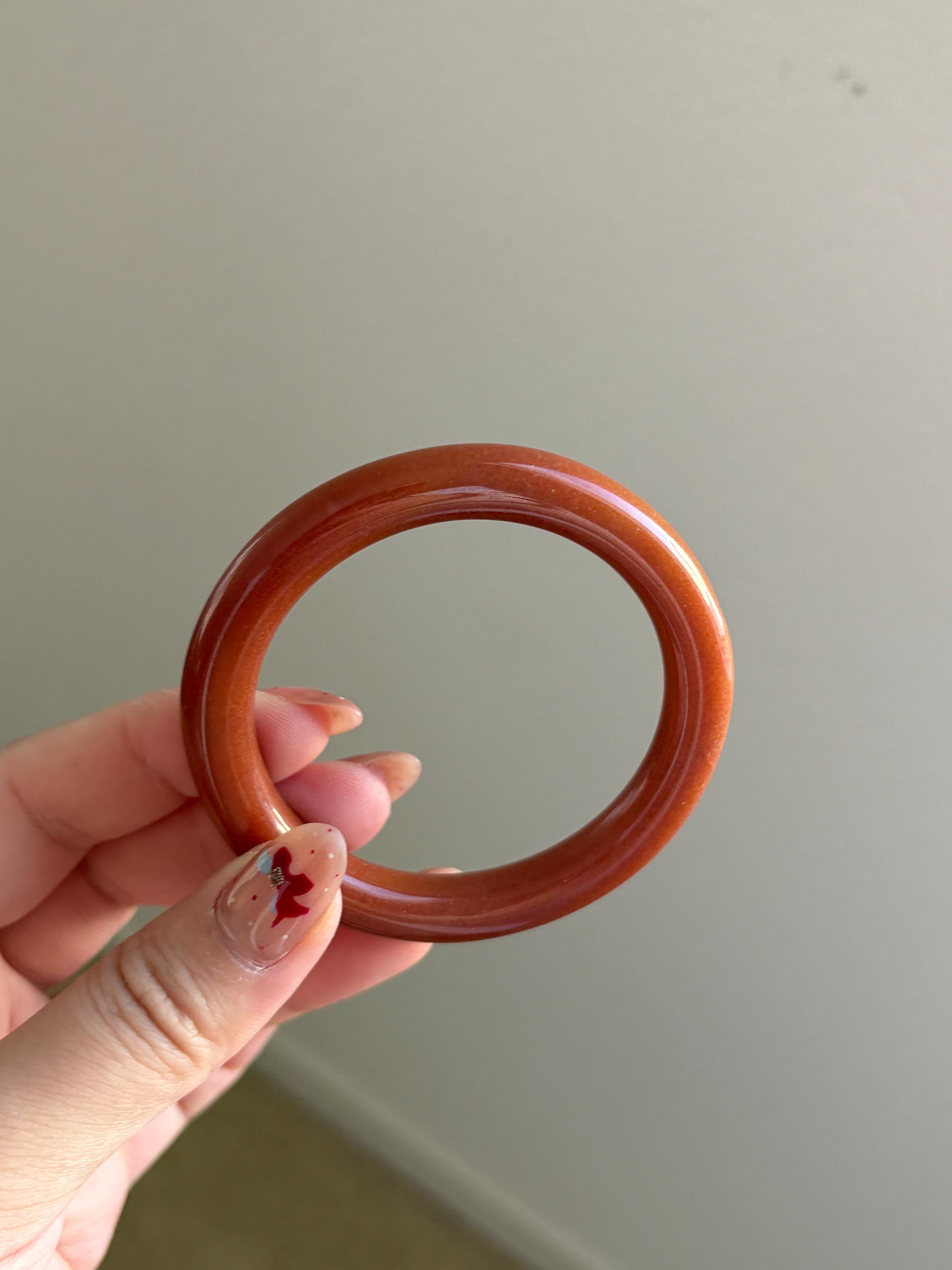 53-54 mm レッドラウンドバングル、クォーツァイト翡翠バングル