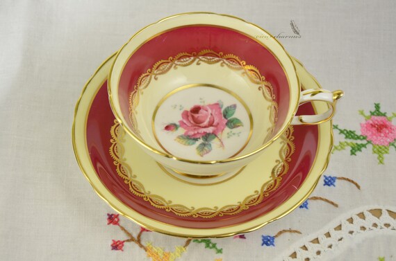 rose son un Tania chose Tania la tasse