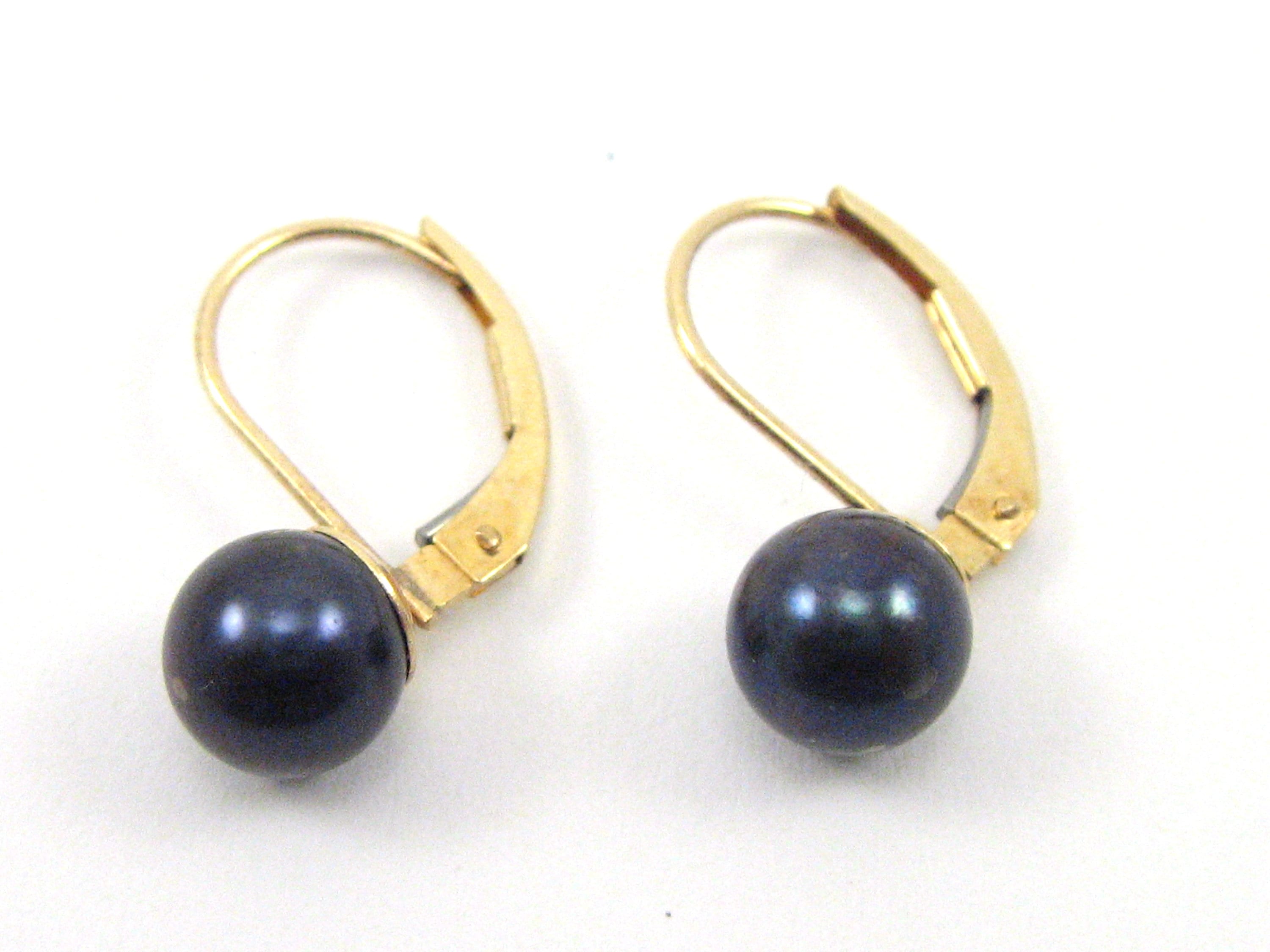 Genuine White Pearl /& Black Agate 14K Gold Filled Lever Back Earrings