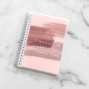 Respira confianza, exhala miedo Mínimo libro de pegatinas reutilizables Sistema de almacenamiento de 50 páginas Samantha Mae Sticks