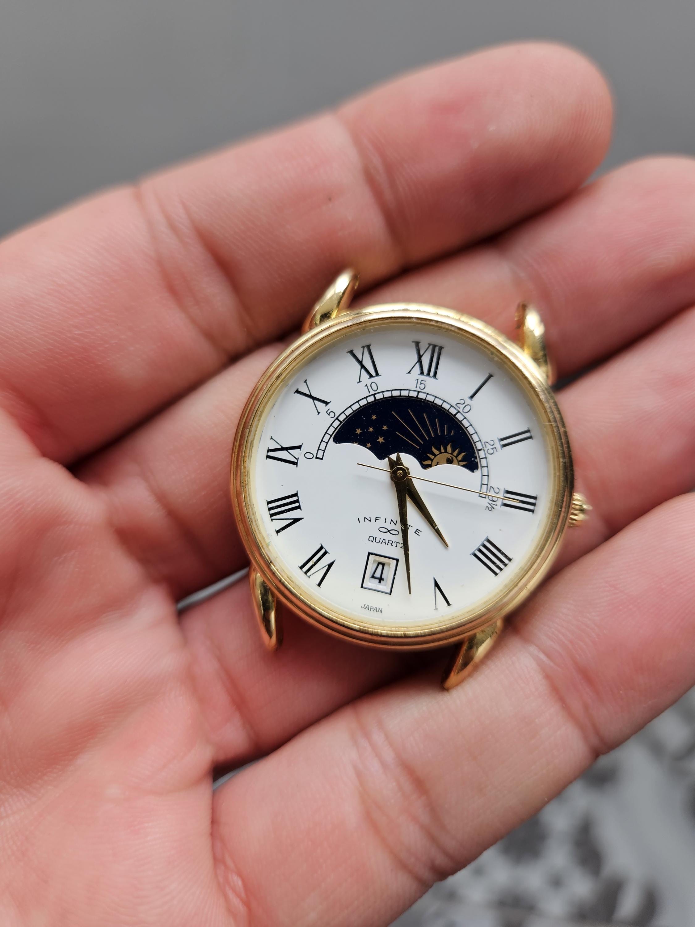 Orologio con fasi lunari infinite Italia