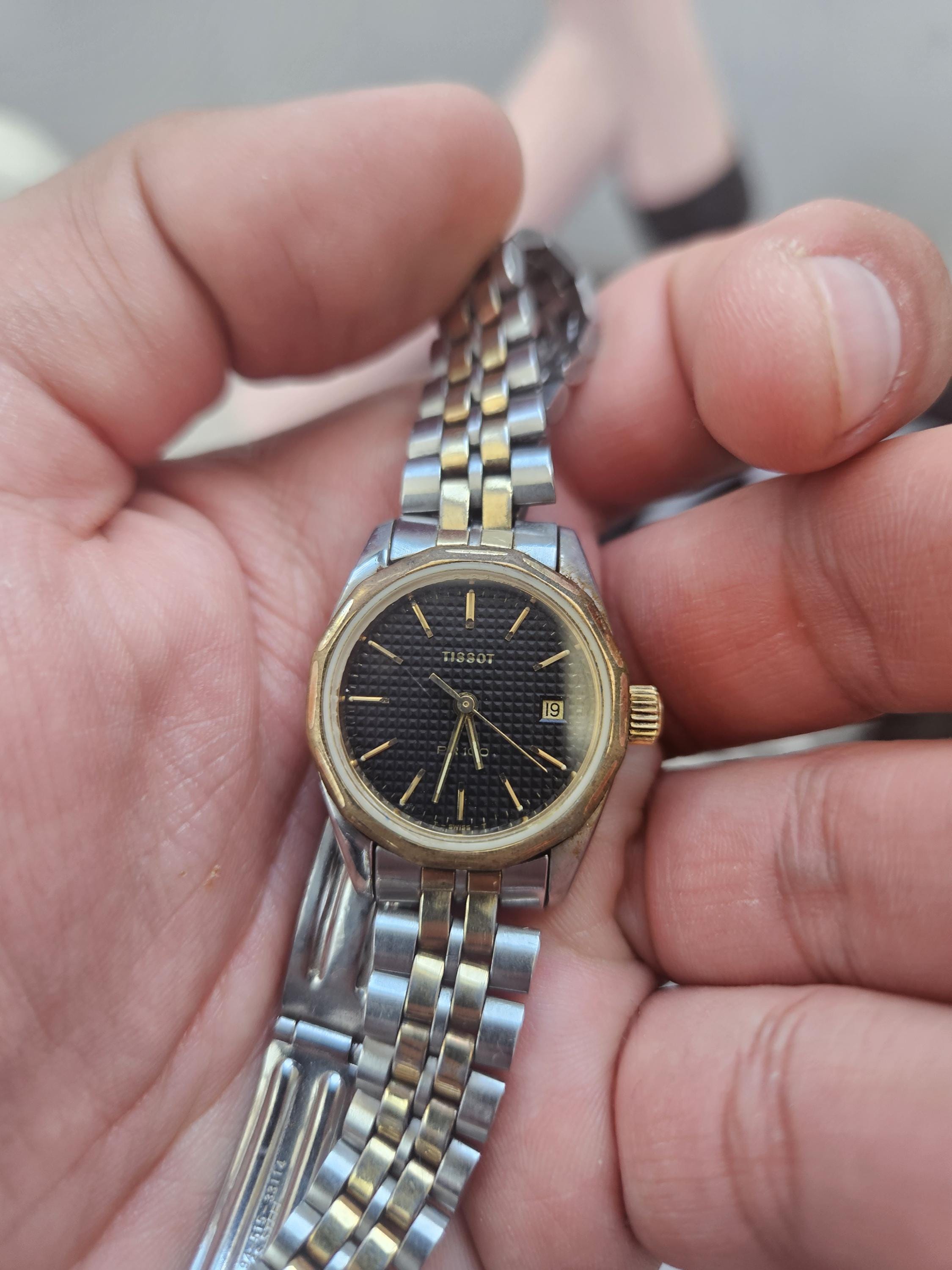 In-Depth: ティソ ロックウォッチの予想外の影響 - Hodinkee
