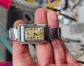 Très rare montre tank Grana