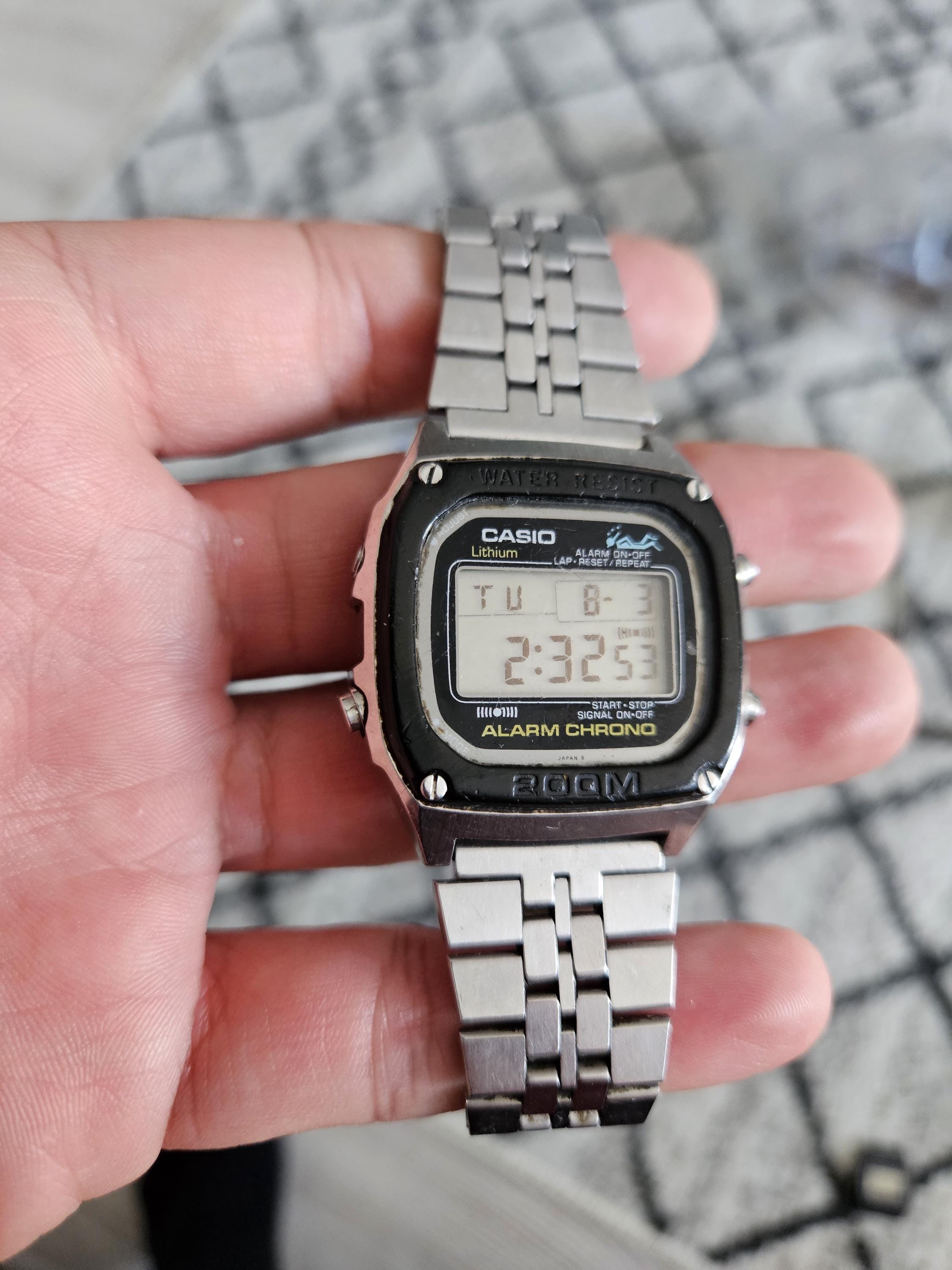 激レア CASIO DW-1000 腕時計　ヴィンテージ ☆レア VINTAGE 1982's CASIO DW-1000 デジタル腕時計 - メルカリ