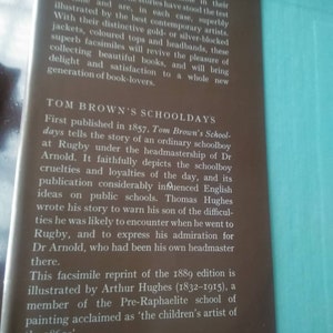 Libro antiguo - Los días escolares de Tom Brown por un antiguo alumno (1857, historia de Rugby) de Thomas Hughes (1979 Classic MacMillan & Co.) imagen 8