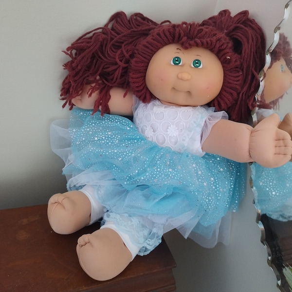 Vintage Cabbage Patch Kids Doll 25th Anniversary genuine orig label and cheek signature great hair and outfit