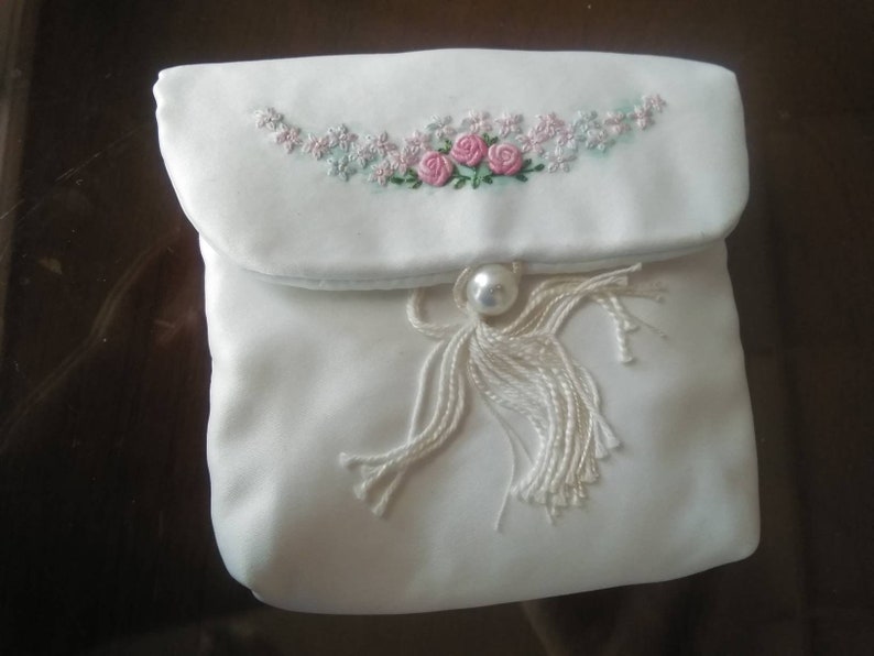 Elegant Vintage Grub Roses silk purse beautifully hand made by Anne Humphreys extensive florals approx 4 x4 inches