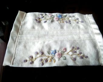 Vintage Embroidered Tissue Cover elegant damask beautifully hand made grub roses extensive pastel florals for pocket Kleenex 5 1/2x4 inches