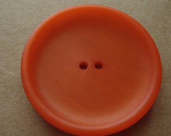 Enorme botón de abrigo vintage sin usar plástico naranja brillante 2 agujeros aproximadamente 1 5/8 pulgadas (43 mm) joyería tejer vestido de costura artesanal haciendo trajes