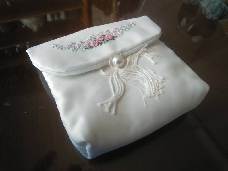 Elegant Vintage Grub Roses silk purse beautifully hand made by Anne Humphreys extensive florals approx 4 x4 inches