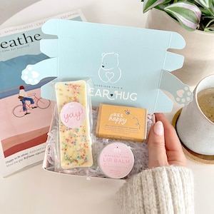 Hooray It&#39;s Your Day Letterbox Hug Box // Freundschaftsgeschenk