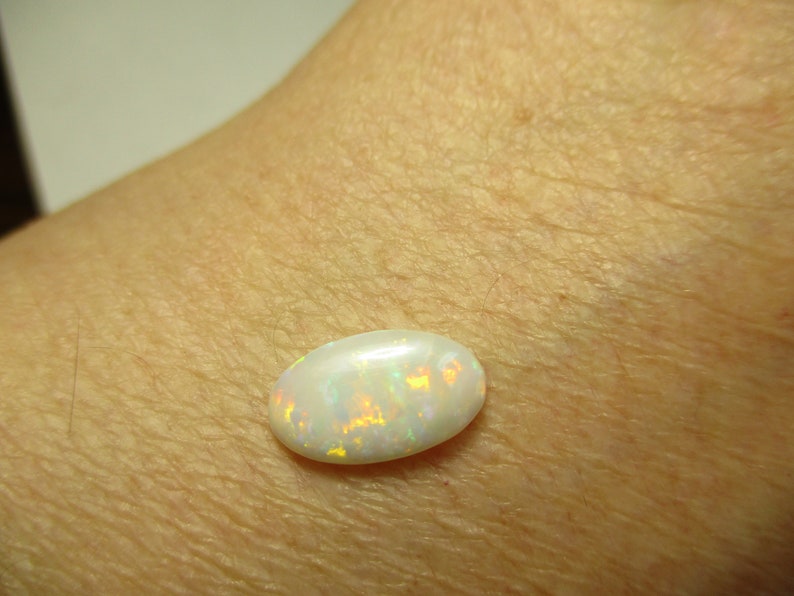 Made in Maine AUSTRALIAN WHITE OPAL \u2013 Coober Pedy South Australia \u2013 13 x 7.5 mm Oval Shaped Cabochon