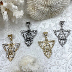 Reproduction pendentif mouche en pâte édouardienne, accents de perles et de zircone cubique, 4 modèles, 42 mm x 34 mm x 3 mm, expédition rapide