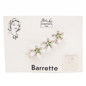 1950&#39;s vintage FLORAL hair clip, 1.7&quot; gold-tone metal barrette w/ white flowers & PERIDOT green rhinestones, new-old-stock, pinch wire clasp