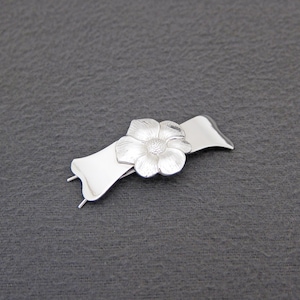 1950&#39;s vintage STERLING SILVER floral hair clip, 2&quot; shiny wild ROSE barrette w/ pinch-wire clasp