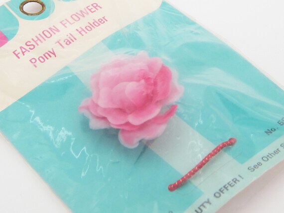 TIP TOP vintage 1960's pony tail holder, pink plastic ROSE ponytail tie, new-in-package View 4