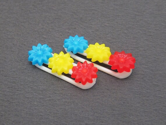 1970's vintage hair clip PAIR, multicolor red/yel… - image 4