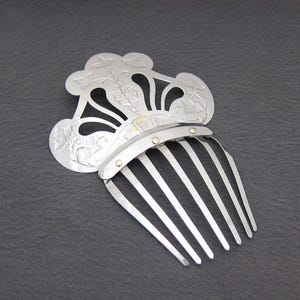 1900&#39;s Edwardian era ANTIQUE hair comb, 3.6&quot; stamped GRAPE & VINES design silver plated brass comb