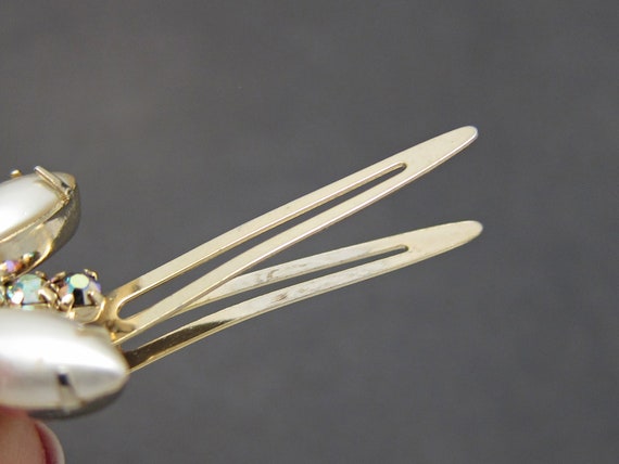 1960's vintage faux PEARL hair clip, 2.1" gold to… - image 8