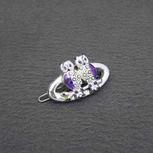 1950&#39;s vintage girls OVAL hair clip, 1.5&quot; silver-tone plastic OWLS barrette w/ purple accents, wire clasp