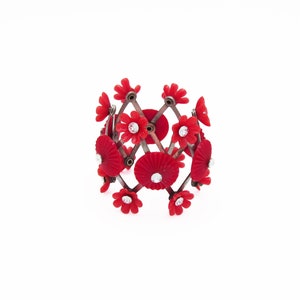 1960&#39;s vintage ponytail holder, SMALL silver tone metal EXPANDABLE hair bun cage w/ deep RED plastic flowers & rosettes, crystal rhinestones