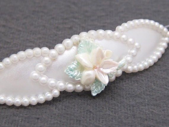 1950's TIP-TOP vintage hair clip, 2.5" pearly whi… - image 4