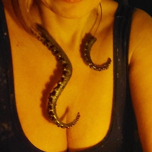 Captivating double tentacle &quot;invisible necklace&quot;. Become enveloped in octopus tentacles! Suspended octopus tentacles pendant. Unique gift!