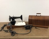 Vintage SINGER 99K SEWING MACHINE w Bentwood Carrying Case bent wood box industrial antique original