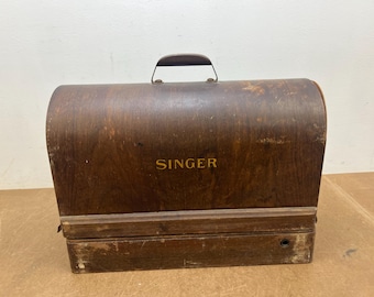 Vintage ATLAS Deluxe Precision Portable Sewing Machine No