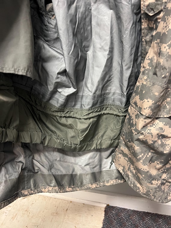 USGI ECWCS Parka Medium Regular Universal Camoufl… - image 18