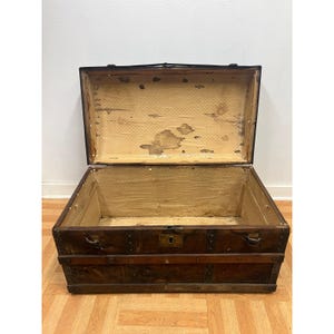 Vintage STEAMER TRUNK storage chest camelback humpback antique victorian toy box immagine 14