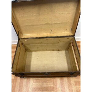 Vintage WOOD STEAMER TRUNK chest coffee table storage box antique brown tv stand Bild 10